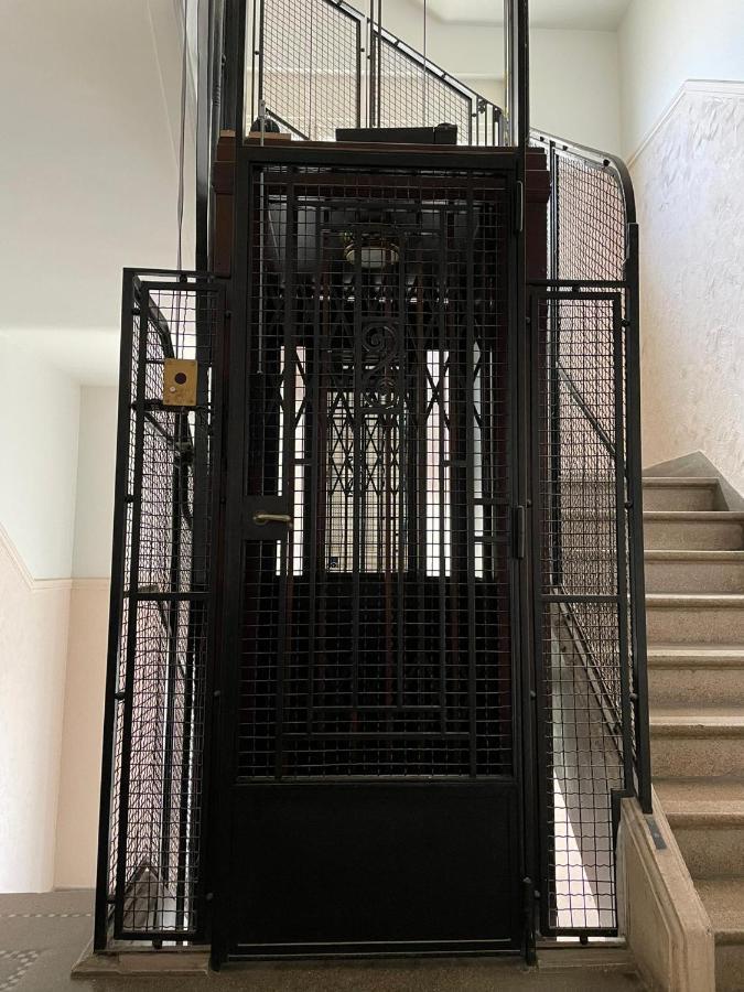 Uniek Appartement Op De Zeedijk Met Parking Oostende Eksteriør bilde